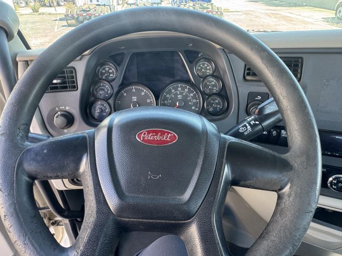 2019 Peterbilt 579-15