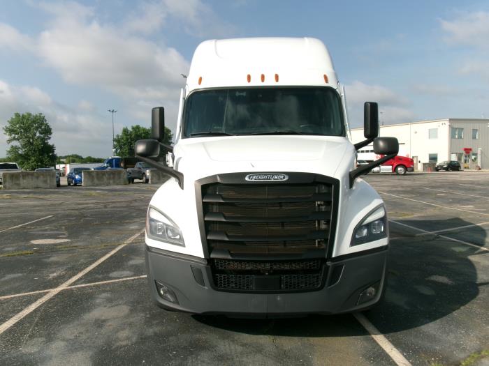 2022 Freightliner Cascadia-1
