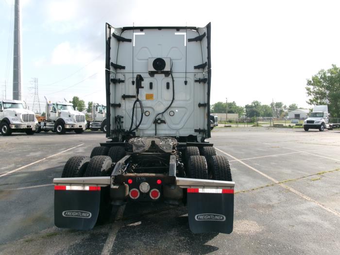 2022 Freightliner Cascadia-3