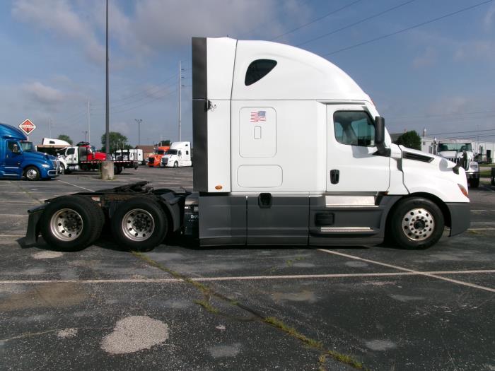 2022 Freightliner Cascadia-5