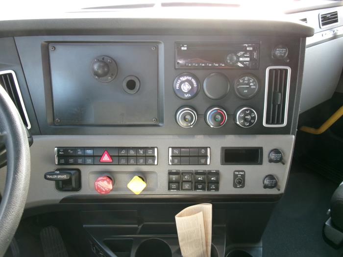 2022 Freightliner Cascadia-11