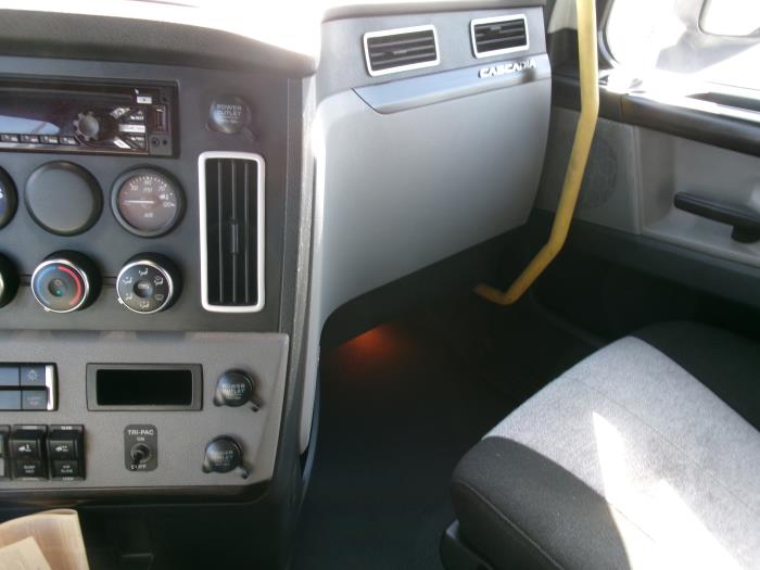 2022 Freightliner Cascadia-12
