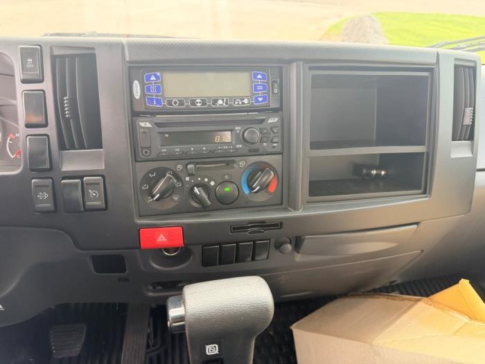 2024 Isuzu NRR-17
