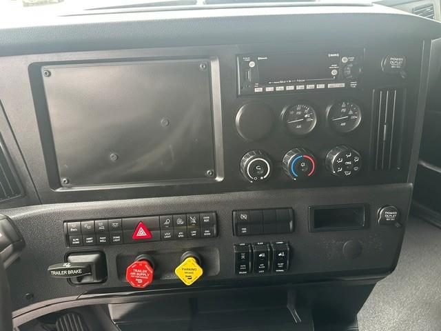 2024 Freightliner Cascadia-2