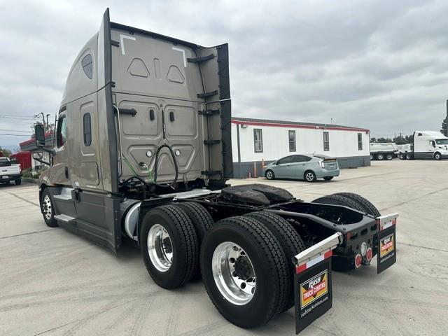2024 Freightliner Cascadia-13