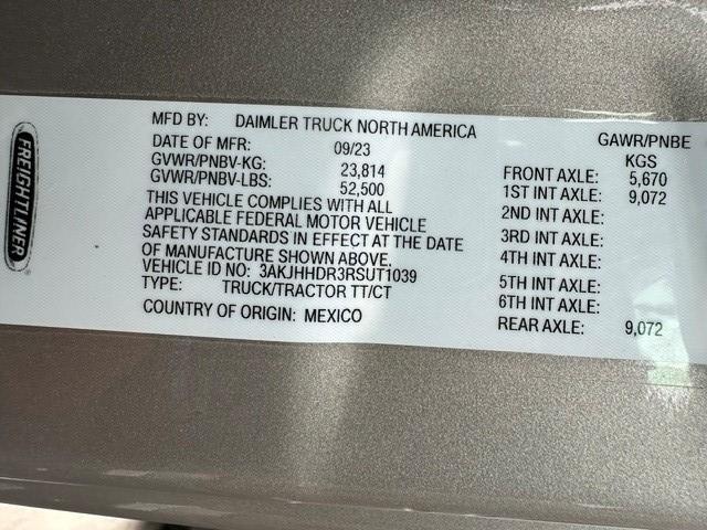 2024 Freightliner Cascadia-9