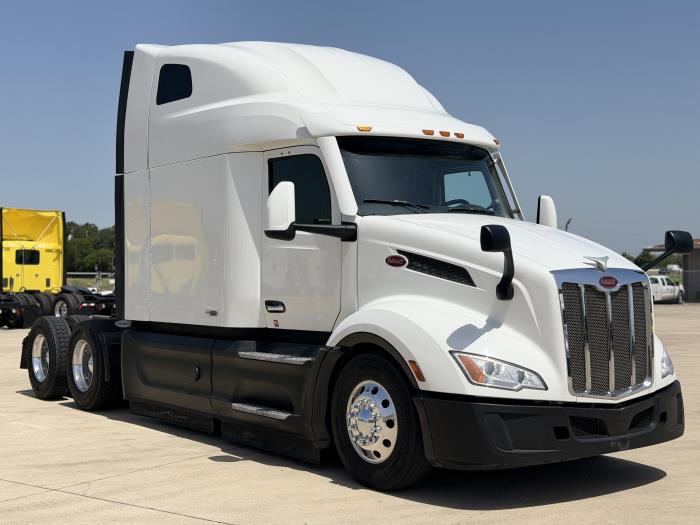 2022 Peterbilt 579-2