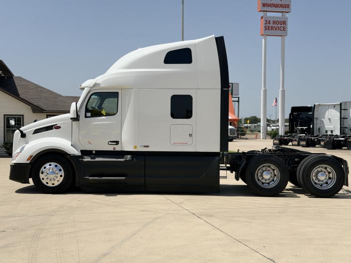2022 Peterbilt 579-7