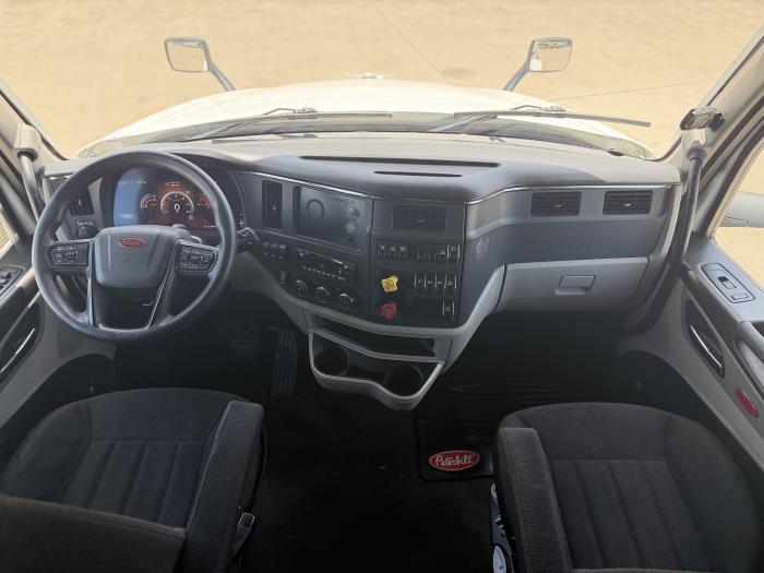 2022 Peterbilt 579-22