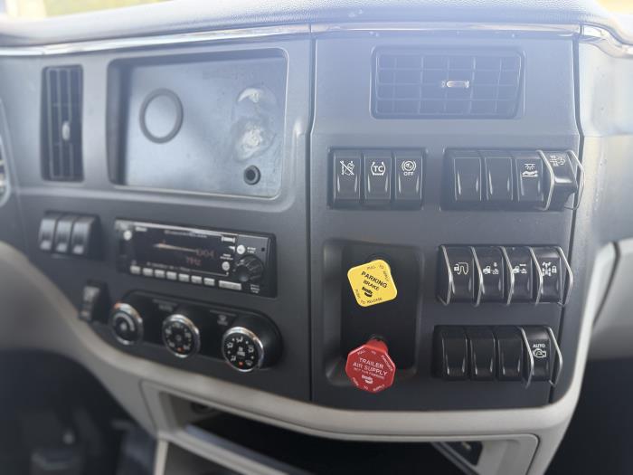 2022 Peterbilt 579-26