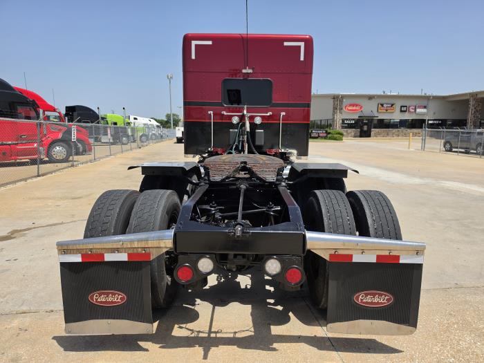 2020 Peterbilt 567-8