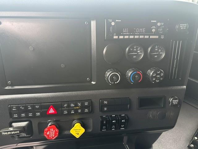 2024 Freightliner Cascadia-3