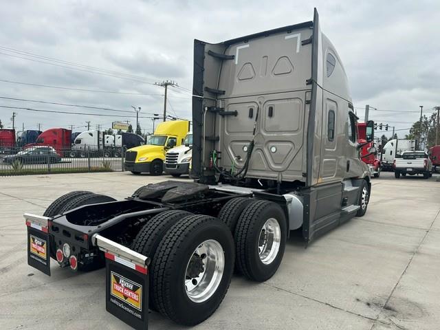 2024 Freightliner Cascadia-10
