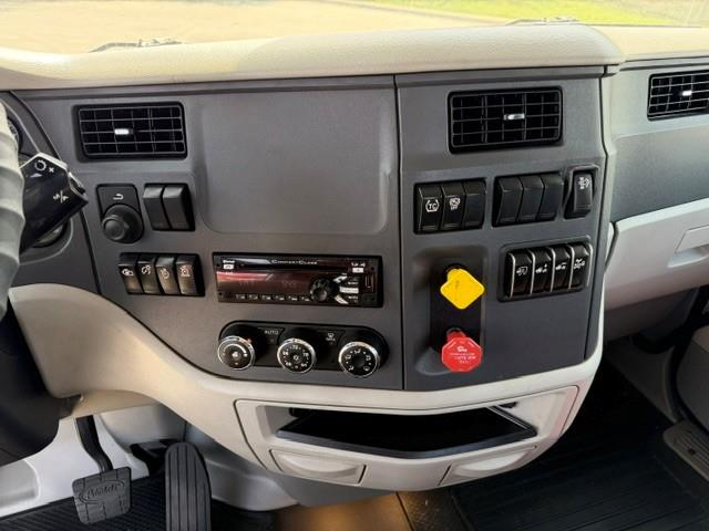 2020 Peterbilt 579-33
