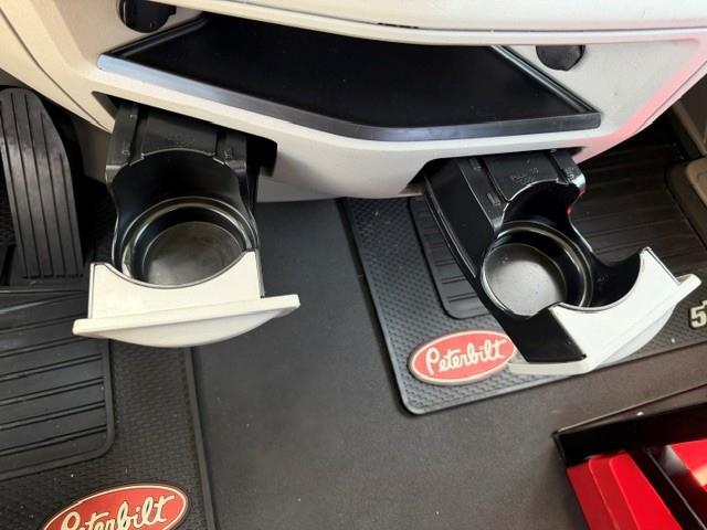 2020 Peterbilt 579-37