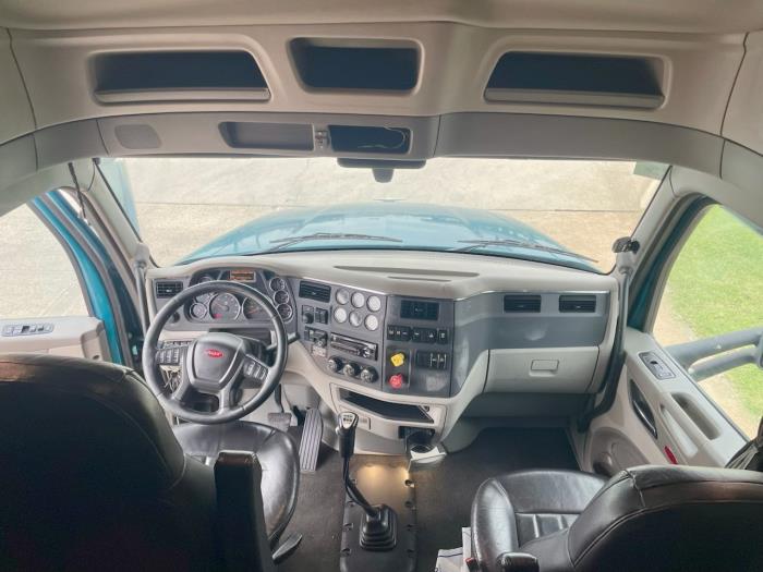2021 Peterbilt 579-14