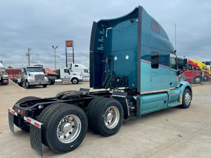 2021 Peterbilt 579-4