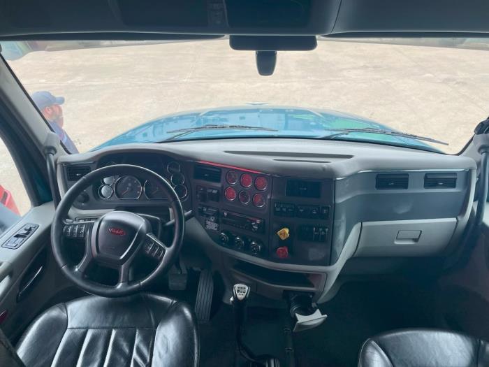 2021 Peterbilt 579-12