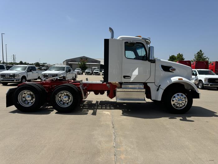 2023 Peterbilt 567-4