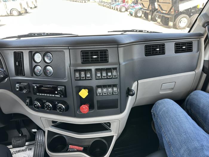 2023 Peterbilt 567-7
