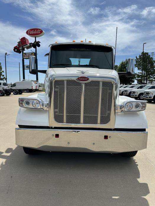 2023 Peterbilt 567-2