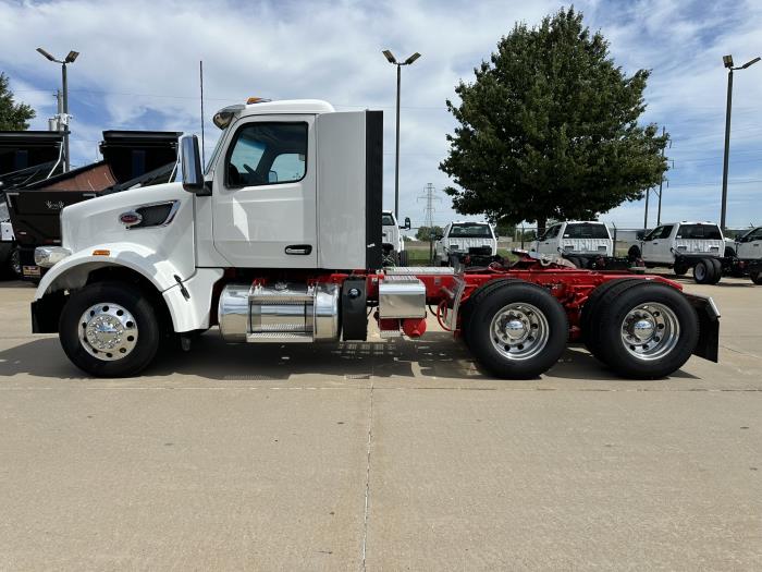 2023 Peterbilt 567-5