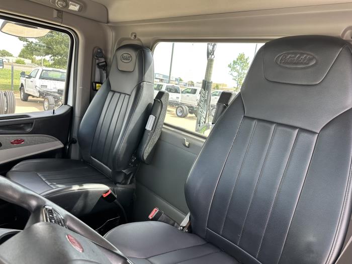 2023 Peterbilt 567-11