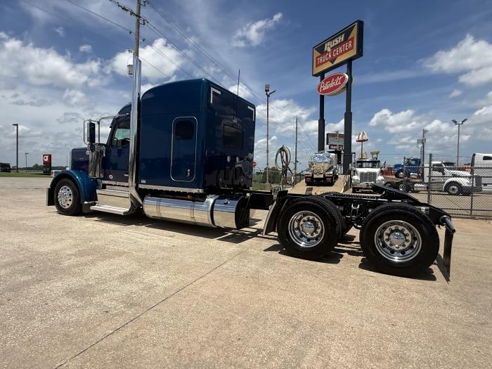 2027 Peterbilt 589-14