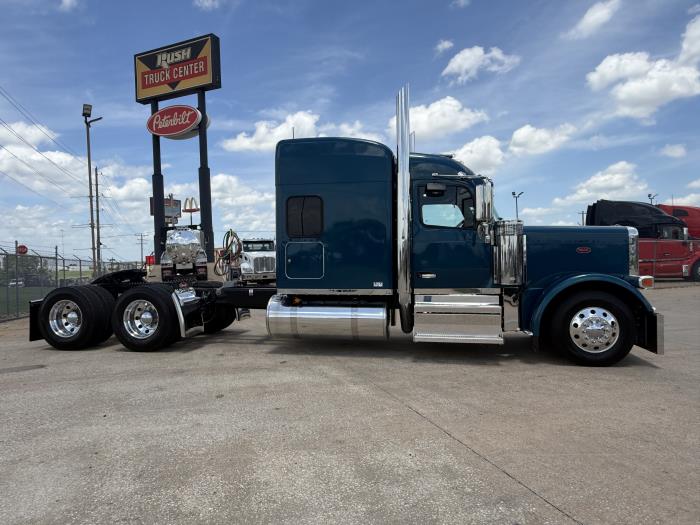 2027 Peterbilt 589-25