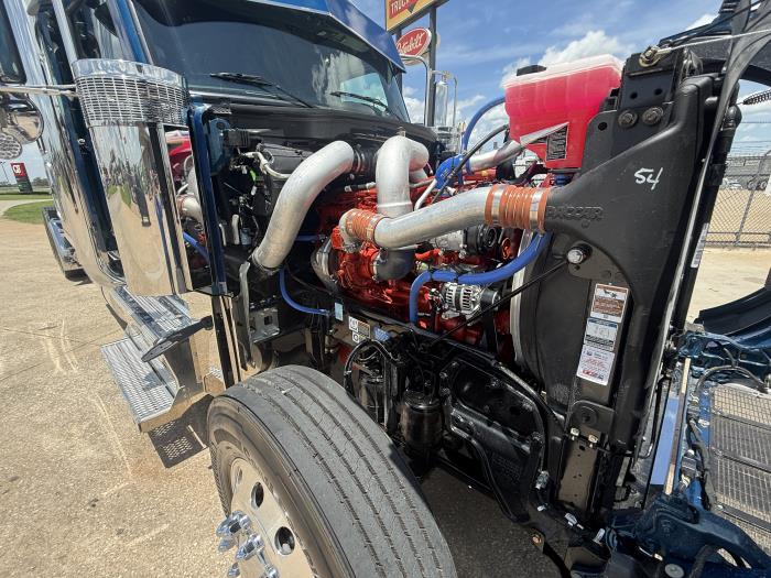 2027 Peterbilt 589-30