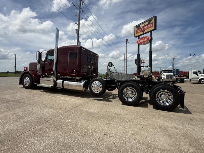 2027 Peterbilt 589-12