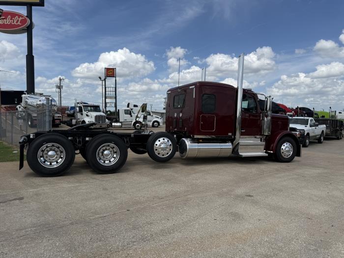 2027 Peterbilt 589-25