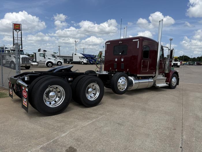 2027 Peterbilt 589-27