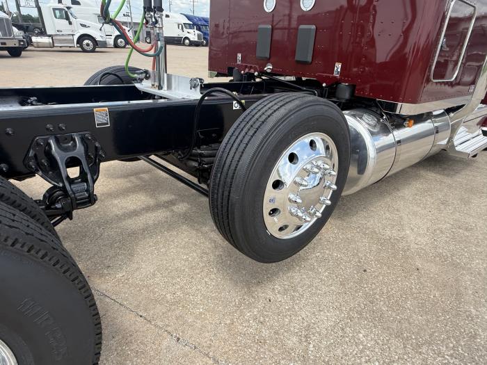 2027 Peterbilt 589-29