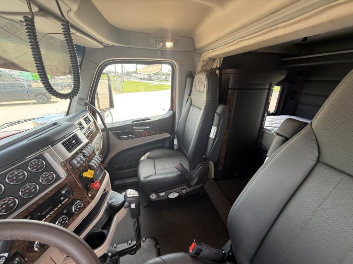 2027 Peterbilt 589-34