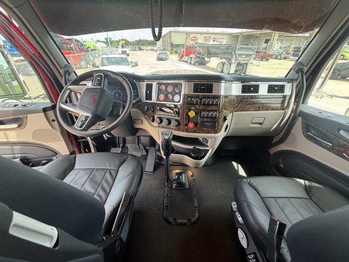 2027 Peterbilt 589-37