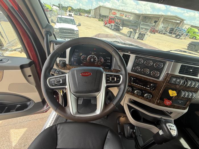 2027 Peterbilt 589-39