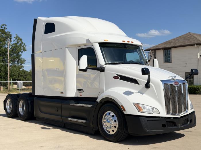 2022 Peterbilt 579-2