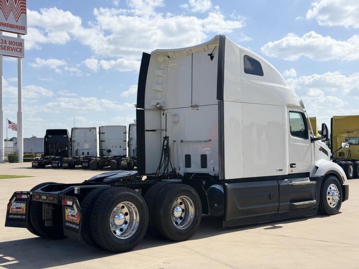 2022 Peterbilt 579-4