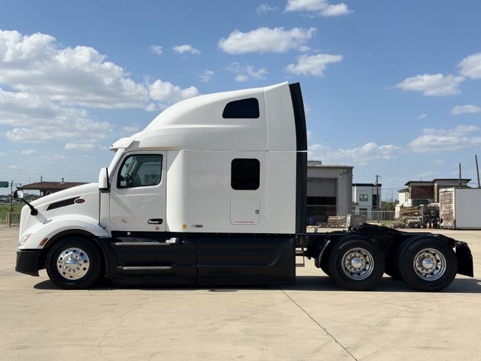 2022 Peterbilt 579-7