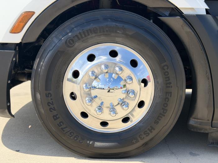 2022 Peterbilt 579-8