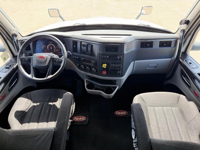 2022 Peterbilt 579-25