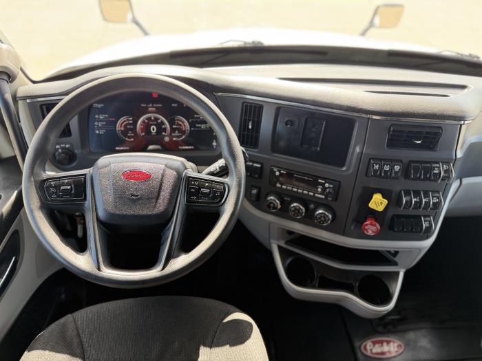 2022 Peterbilt 579-29