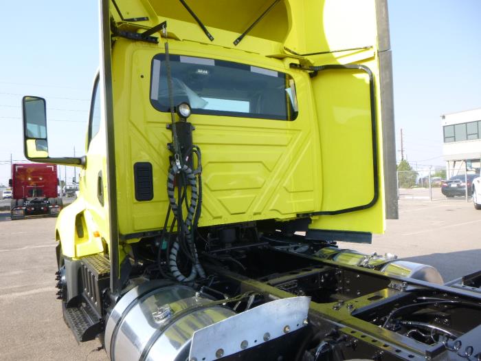 2023 International LT625-18