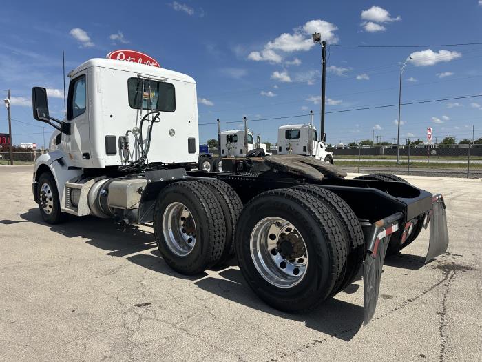 2021 Peterbilt 579-8