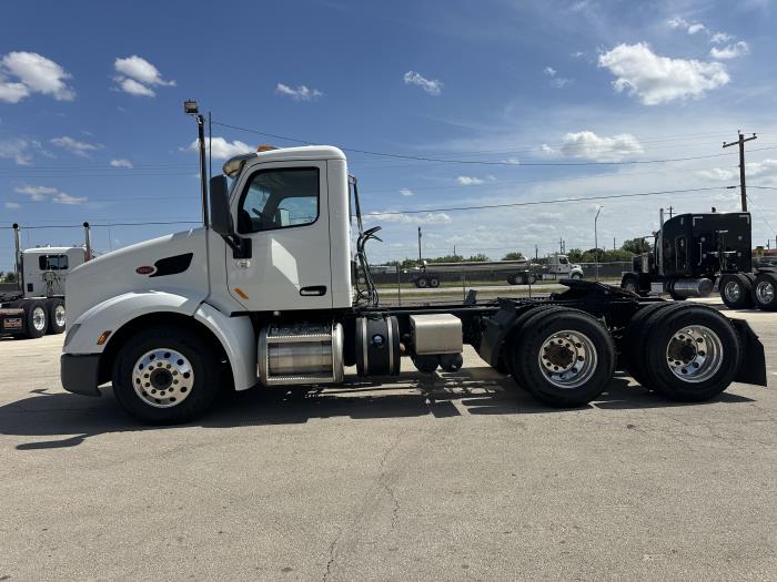 2021 Peterbilt 579-6