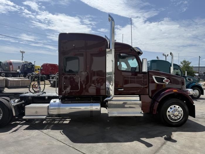 2027 Peterbilt 567-10