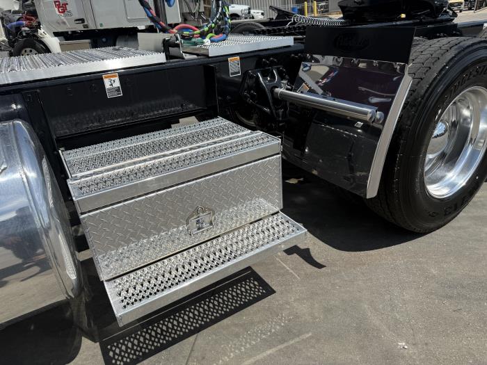 2027 Peterbilt 567-20