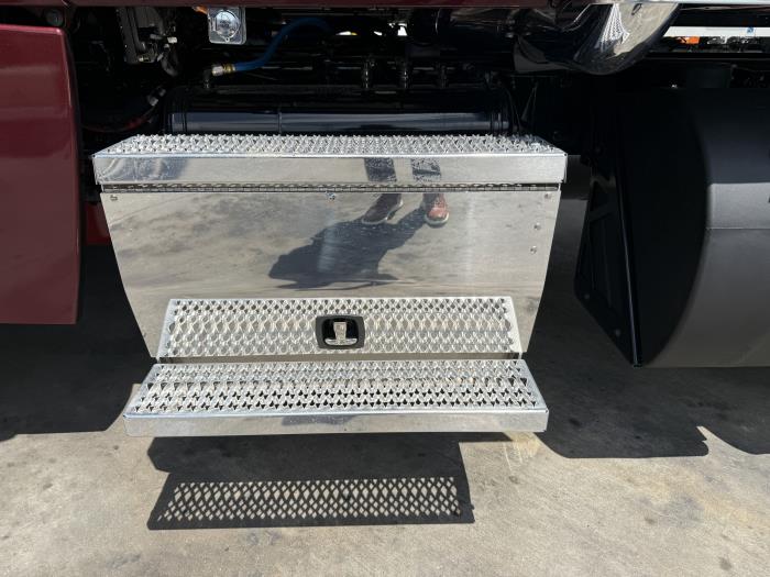 2027 Peterbilt 567-27