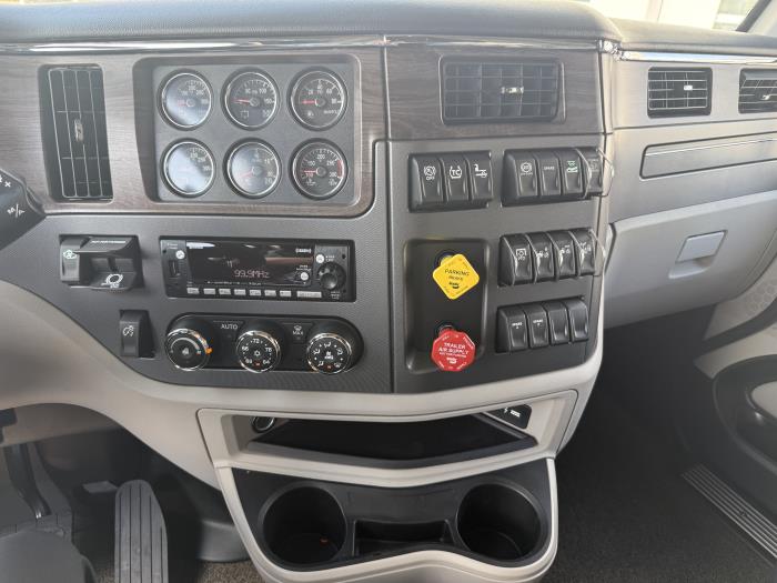 2027 Peterbilt 567-37